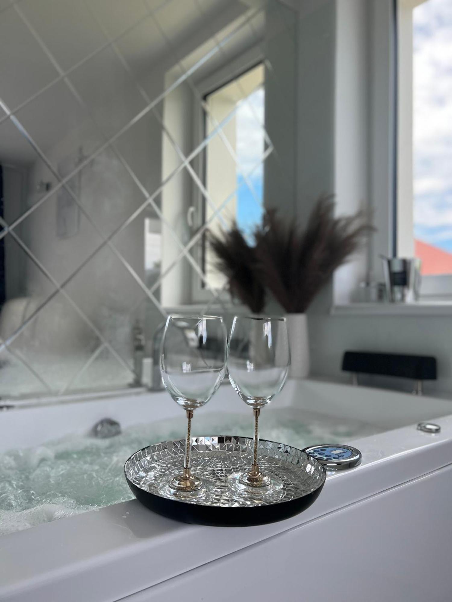 Apartamenty Modrzewiowa Zator Piotrowice  Exteriör bild